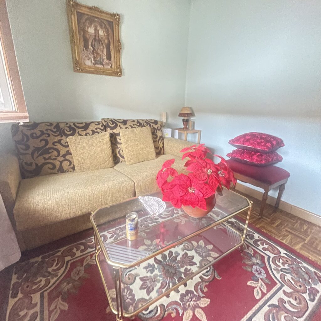 ¡Casa pareada amueblada en Azagra con garaje y almacén!